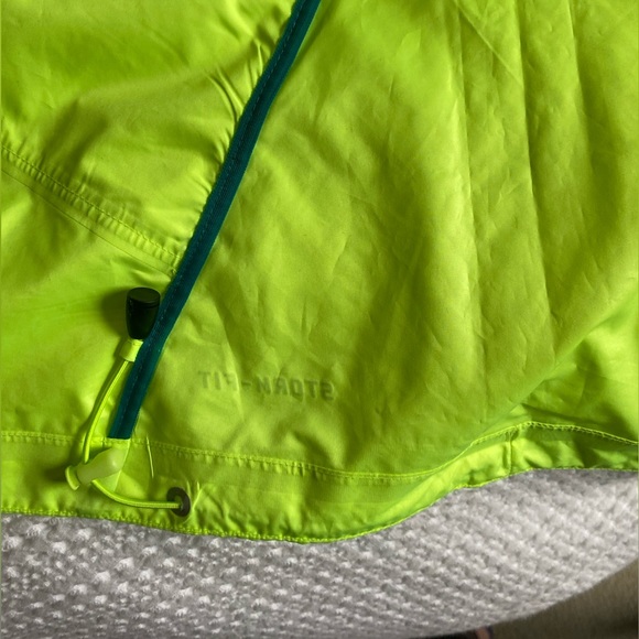 Nike Storm-Fit Running Windbreaker Jacket neon yellow size Small - Picture 7 of 12